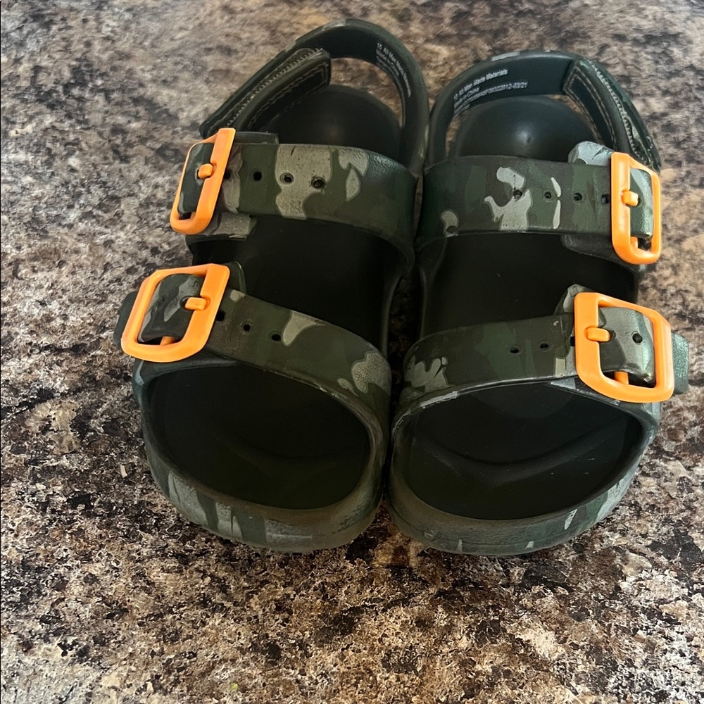 Cat & Jack Green Camo Kids Sandals with Orange Buckles